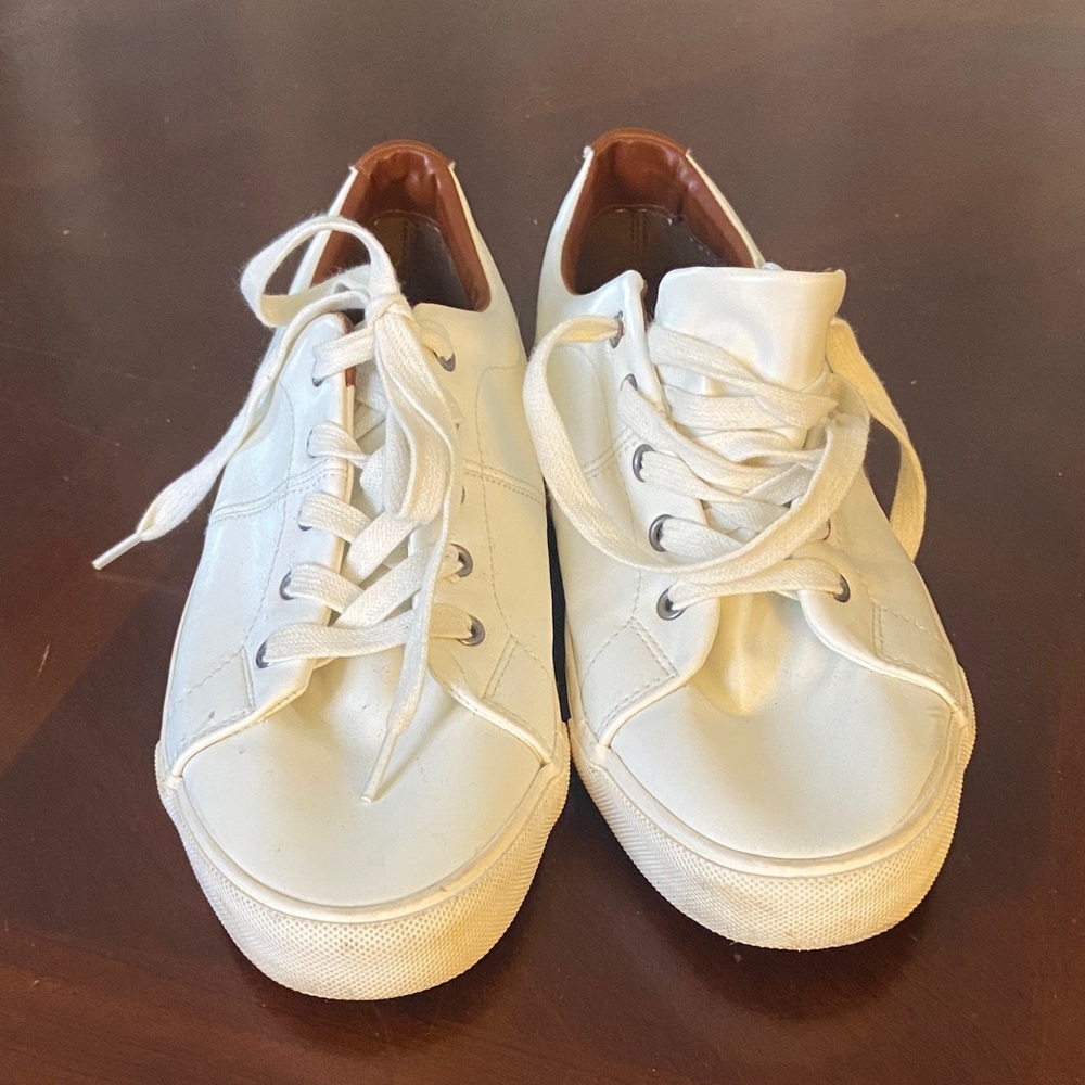 Bass Navigate White Leather Sneakers